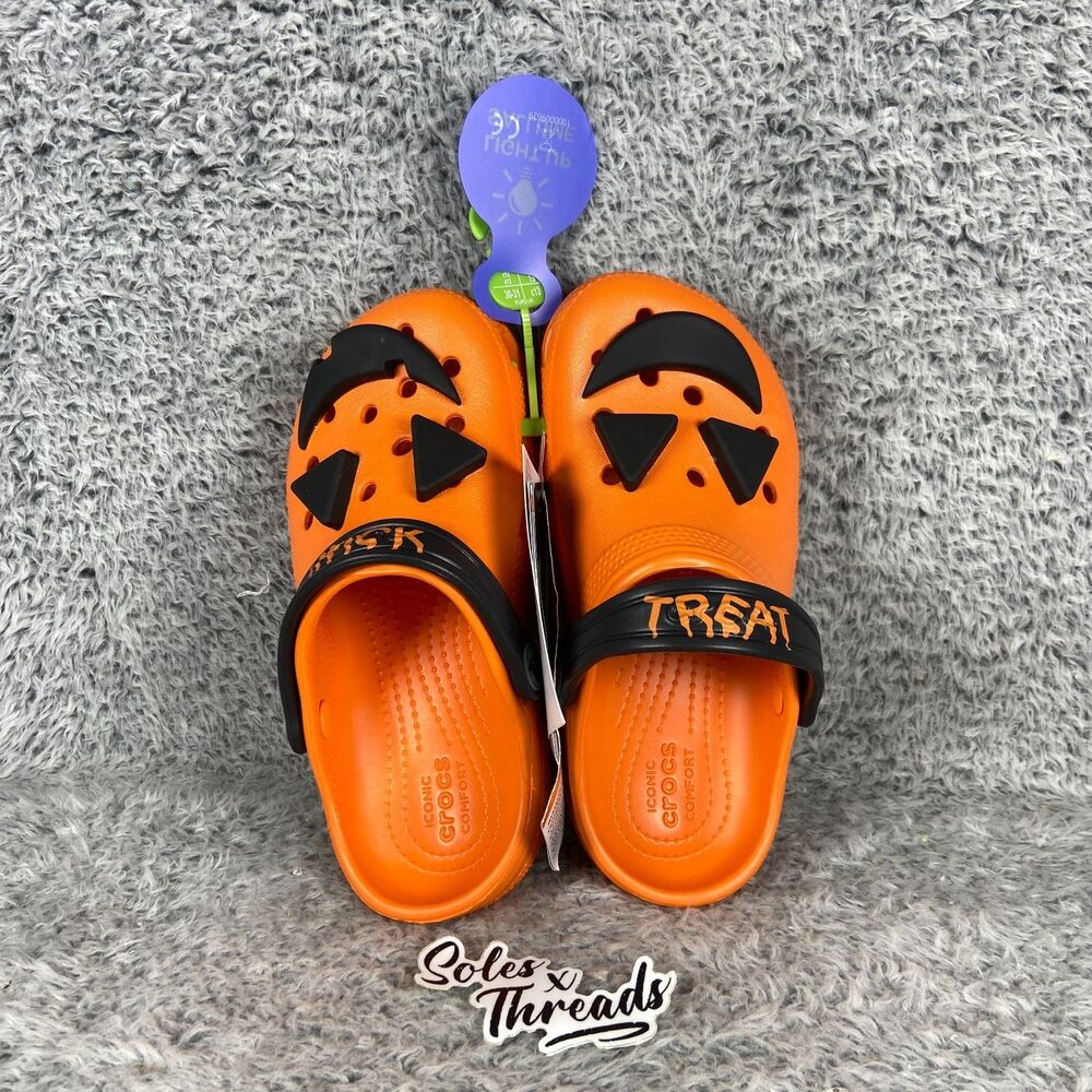 Crocs Classic Clog Light Up Jack O' Lantern Kids Size 11C Orange 211685-810